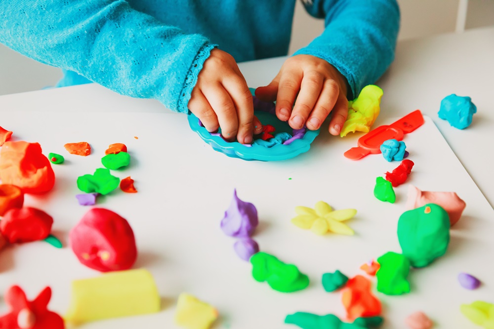 粘土遊びは子どもの保育におすすめ｜遊び方のアイデアと導入のねらいを紹介！