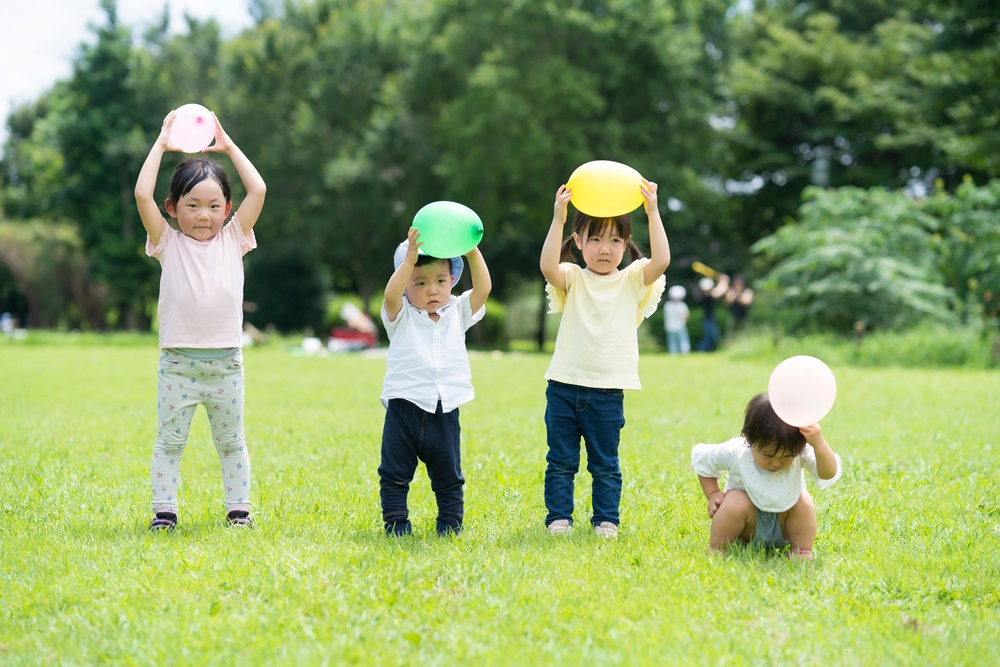 風船遊びで感触や変化を知ろう！2歳児でもできる風船遊びを紹介します