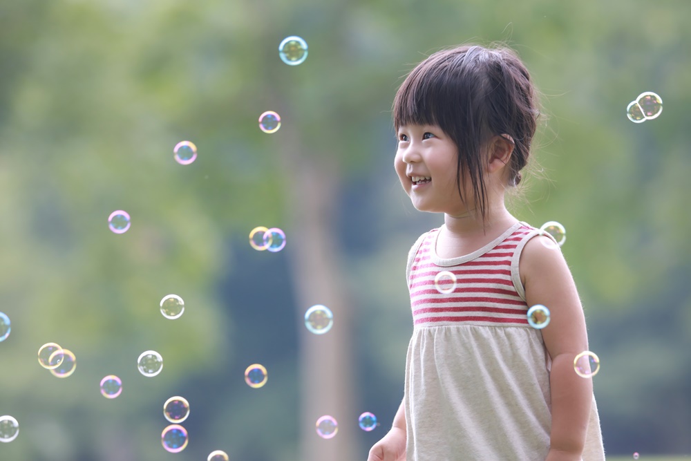 いろいろな泡で遊ぼう！ふわふわ・もこもこ泡の作り方と泡遊びのアイディア3選！